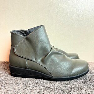 Cliffs By White Mountain Size 9.5 Green Vegan‎ Leather Slouch Ankle Boots Shoes
